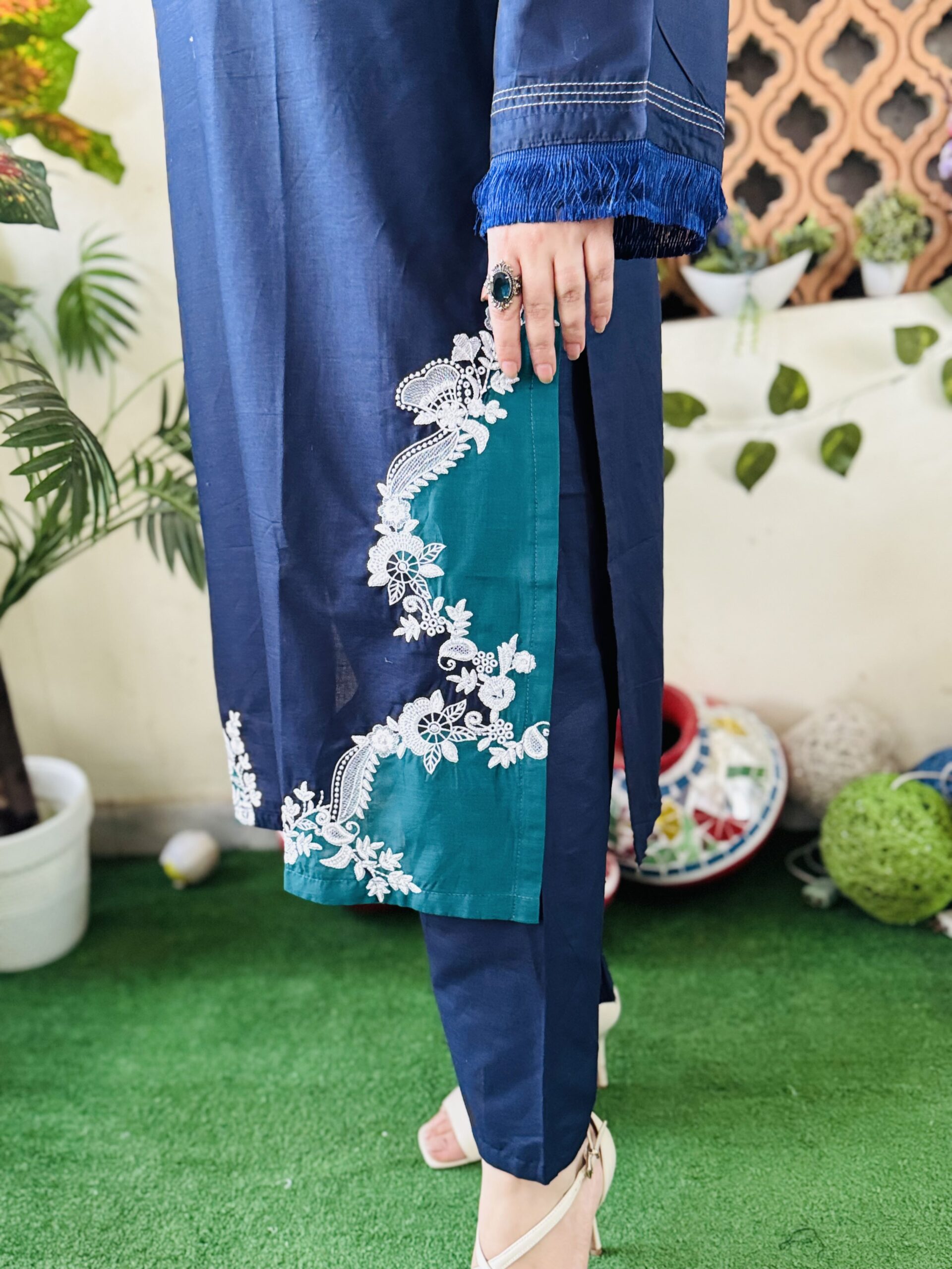 2 PC Embroidery Plain Lawn - Image 4