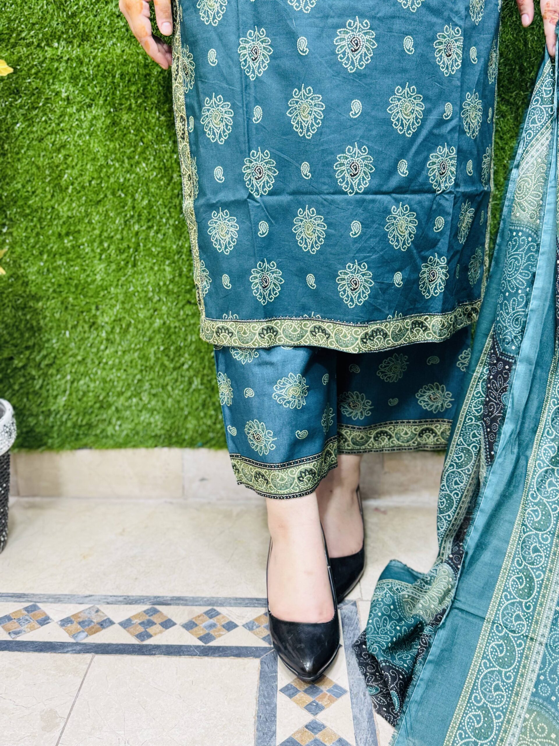 3 PC Printed Lawn Fabric - Image 4