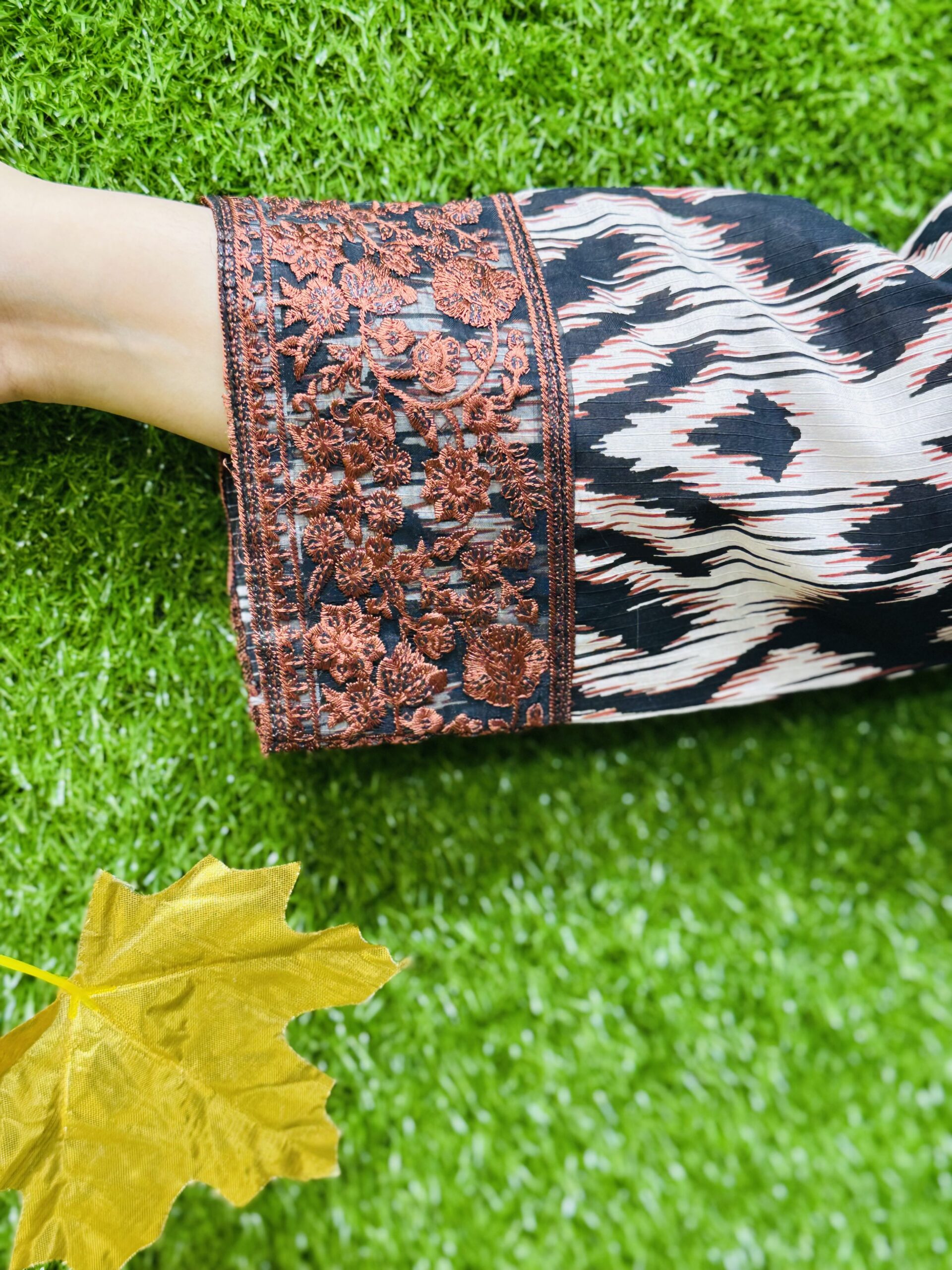 3 PC Embroidery Printed Lawn Fabric - Image 6